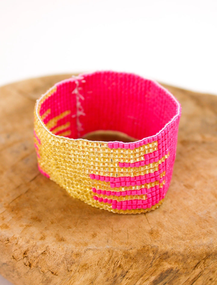Hand beaded Hot pink/gold metallic stretch bracelet