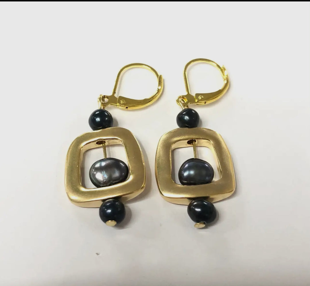 Brushed Bead Black Pearl Earrings/Gold