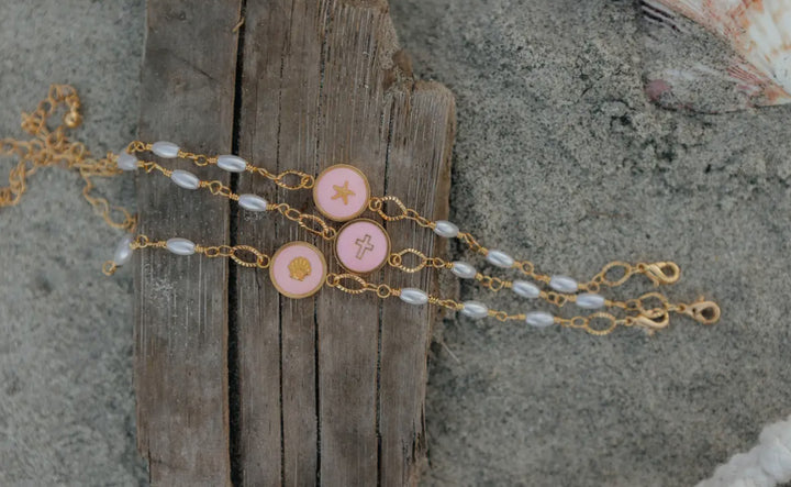 Seahorse, simulated pearl-18K gold plated Bracelet-Pink