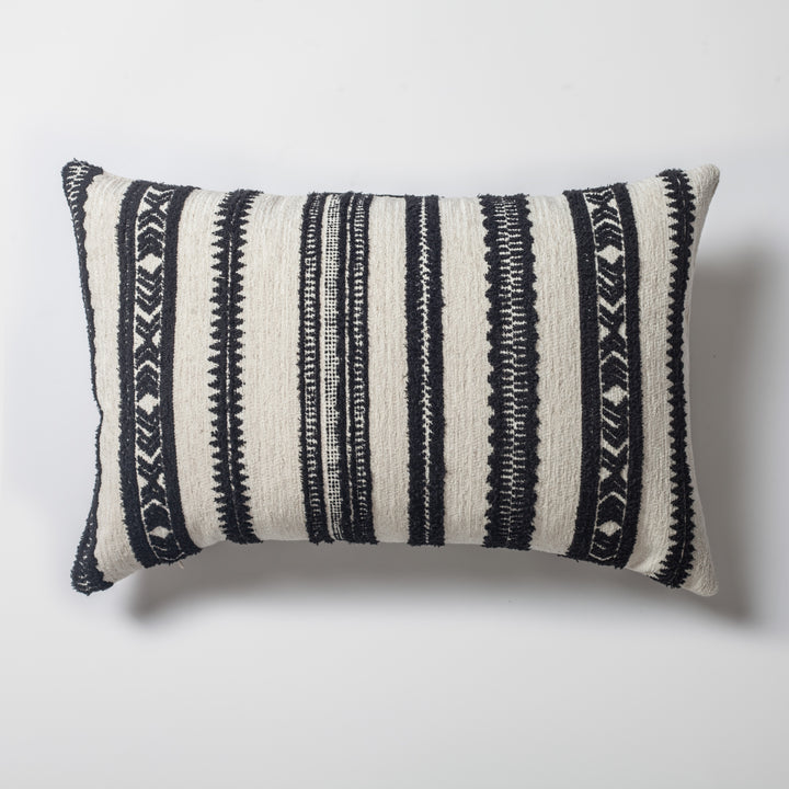 Mythos Lumbar-Black and White