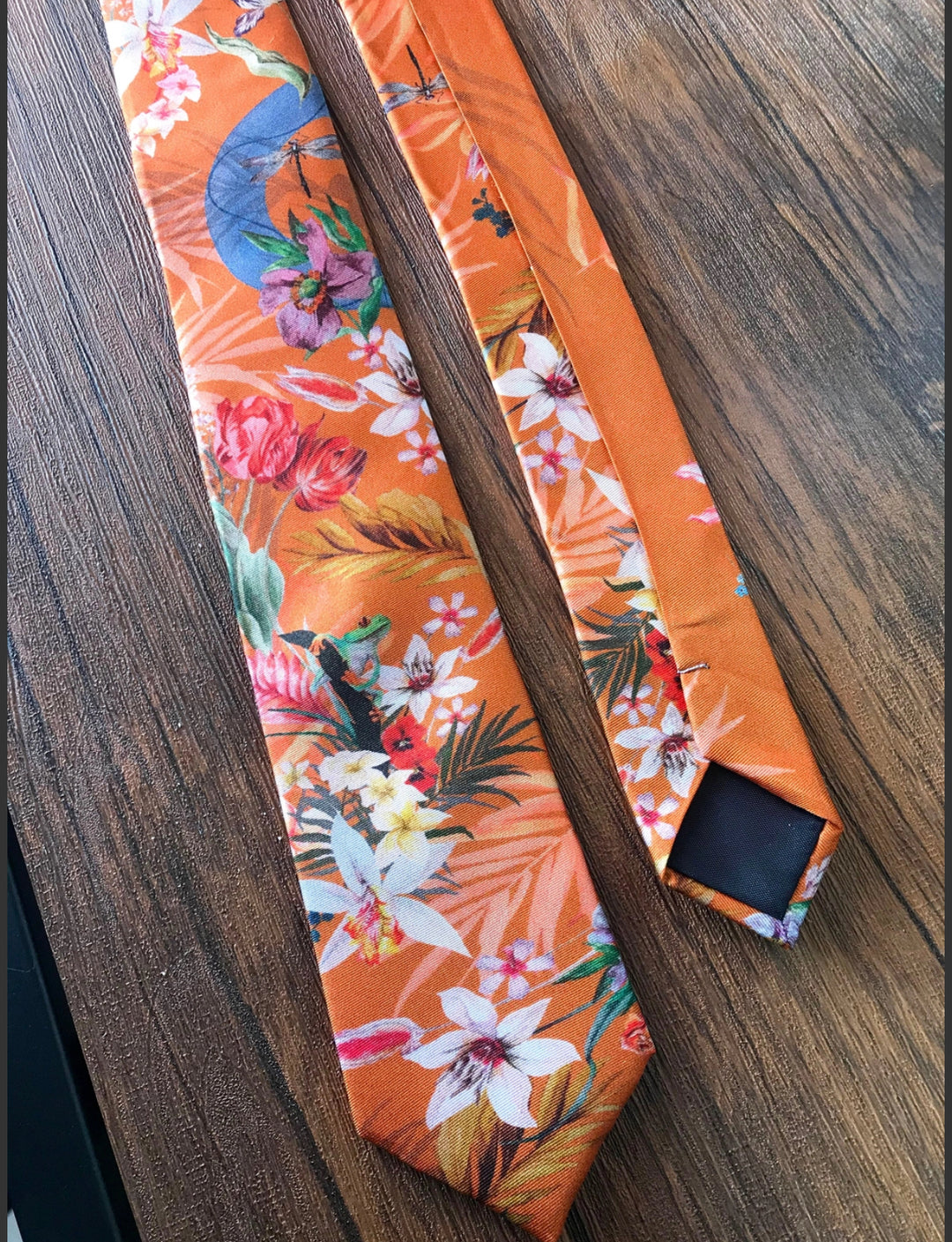 Hand Painted 100% silk tropical pattern tie