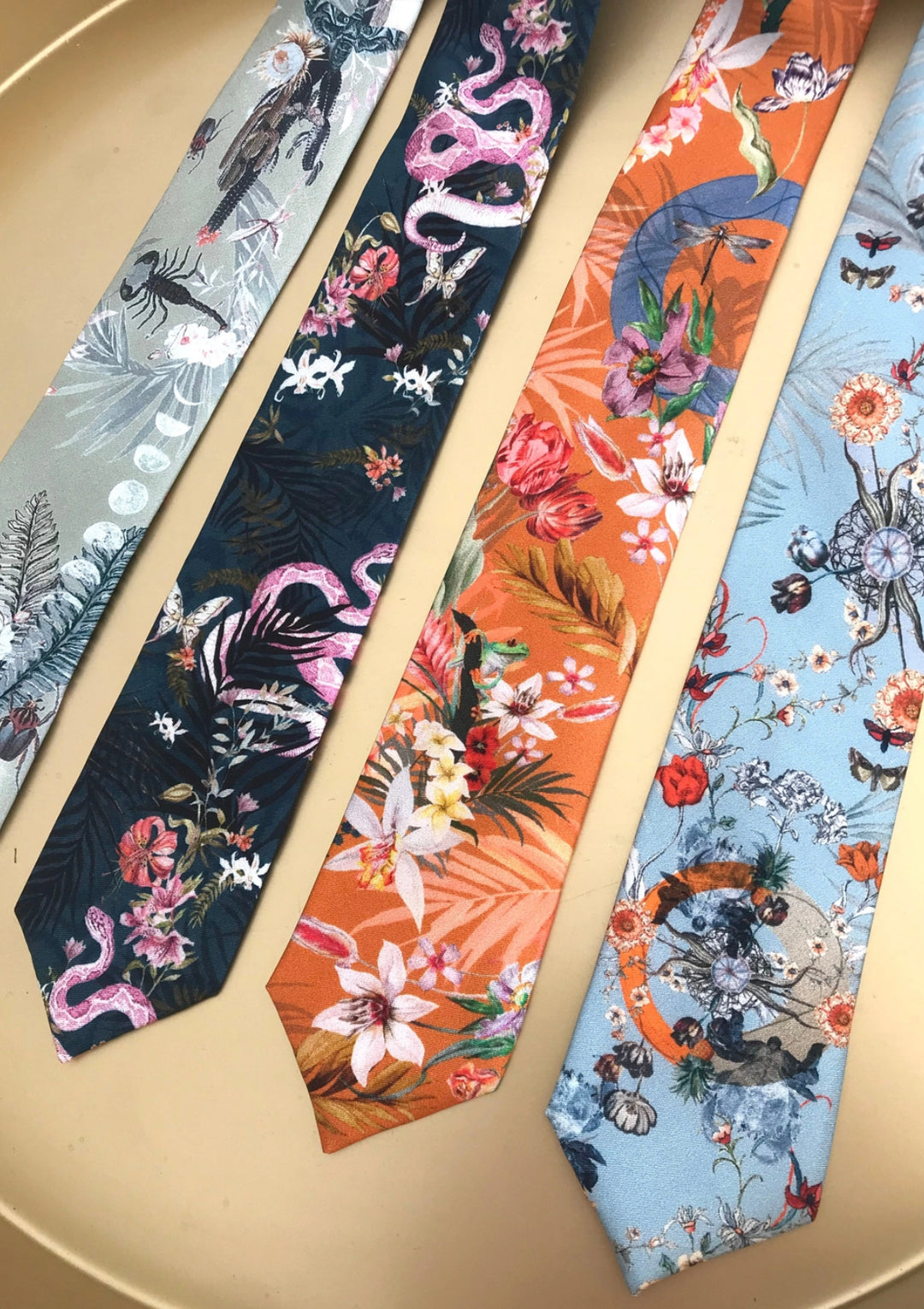 Hand Painted 100% silk tropical pattern tie