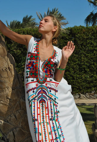 Boho Styled Sleeveless Embroidered Kaftan
