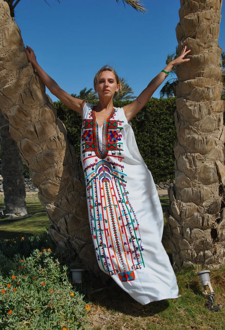 Boho Styled Sleeveless Embroidered Kaftan