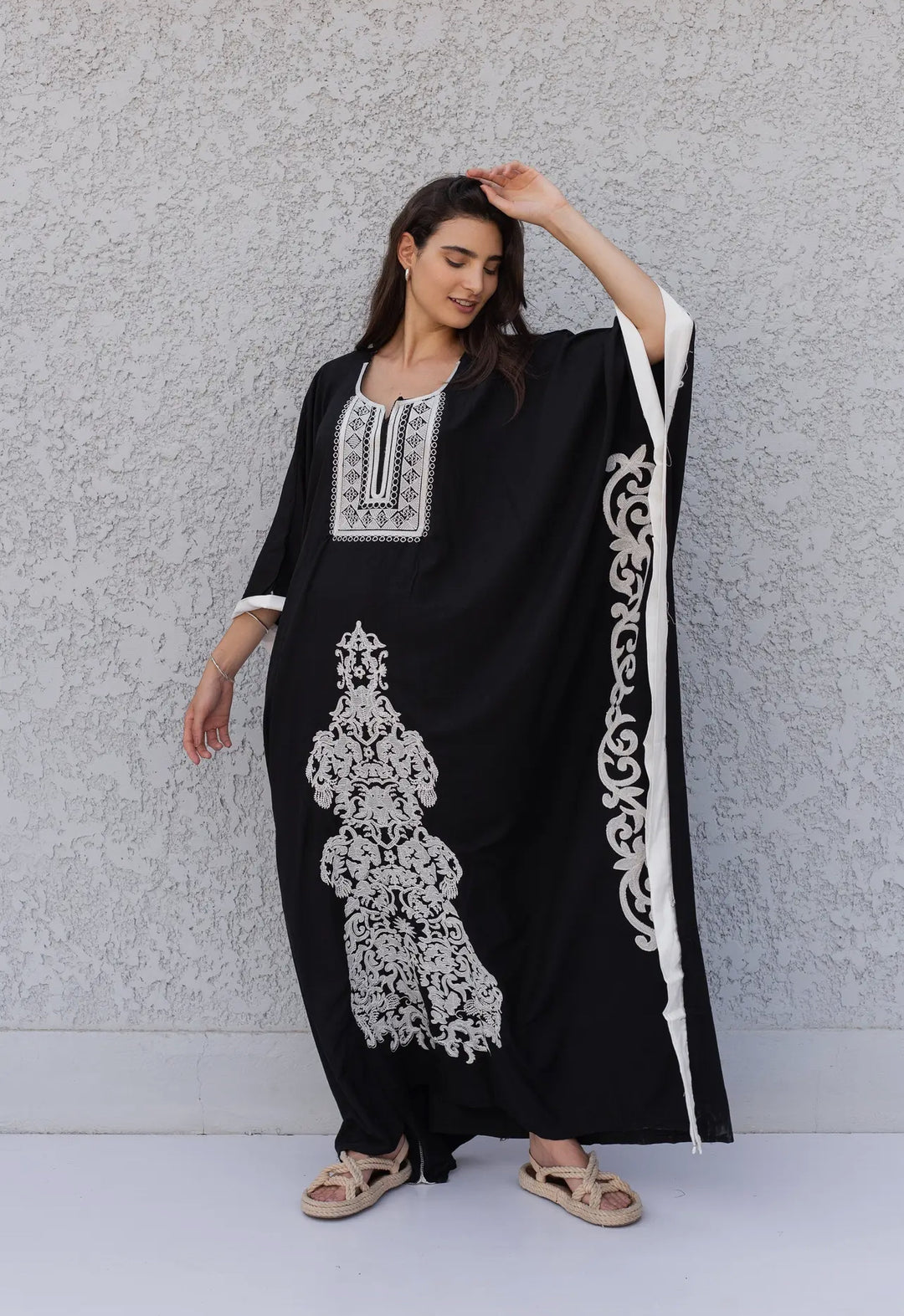 One size fits all Embroidered Kaftan dress-black and white