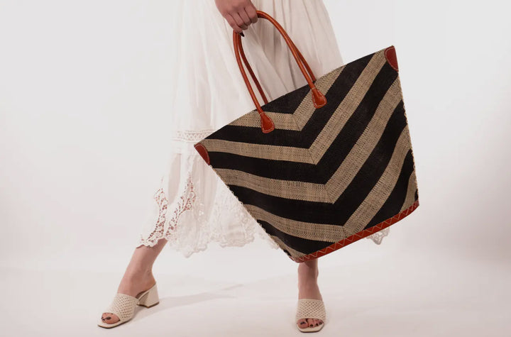 Large Wide Chevron Striped Straw Tote Bag-Black/white