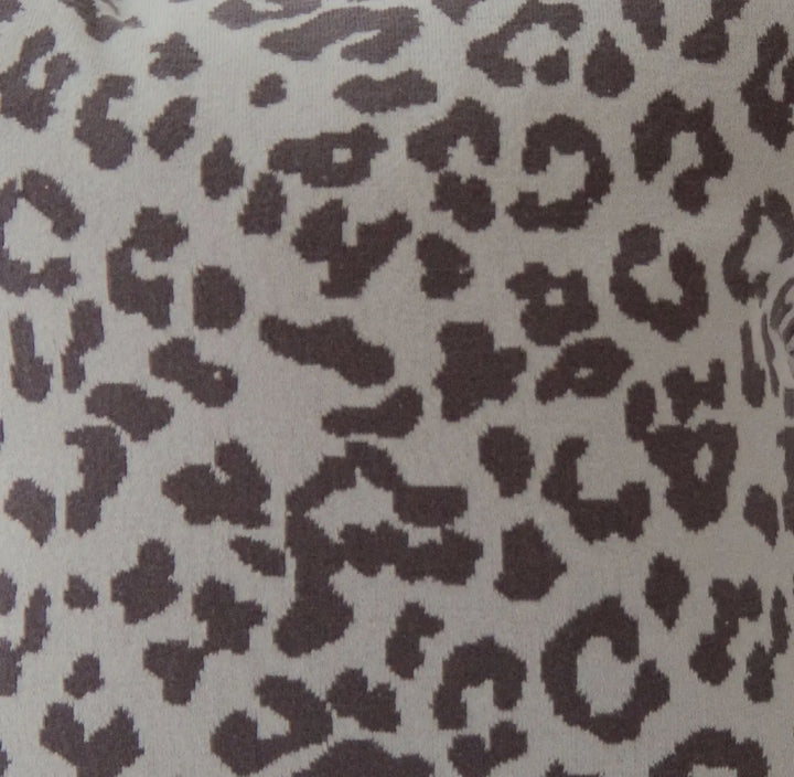 Leopard patterned knit throw blanket with matching throw pillow set: Charcoal/grey