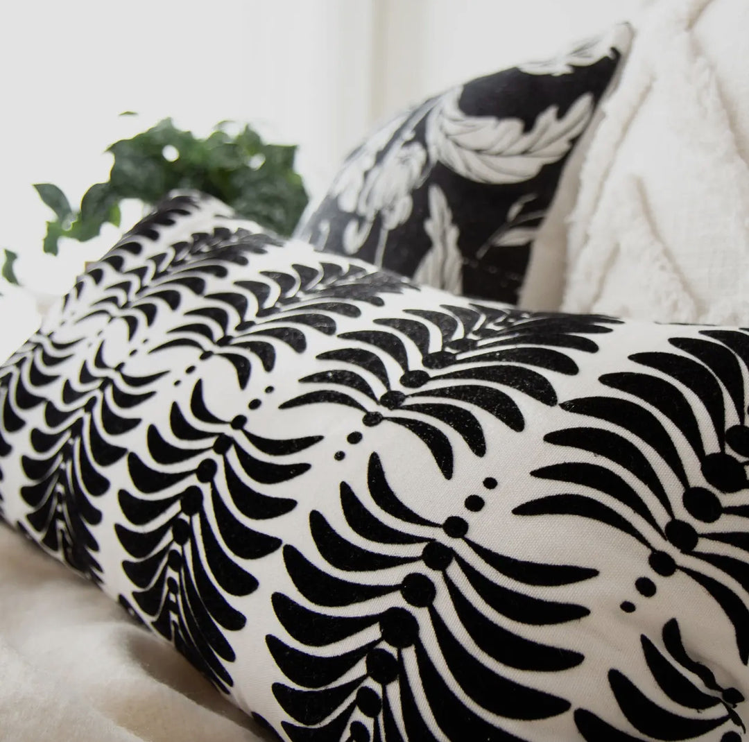 Serena Damask Lumbar pillow: Black and white