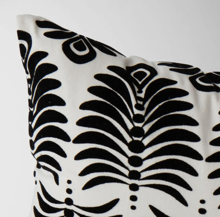 Serena Damask Lumbar pillow: Black and white