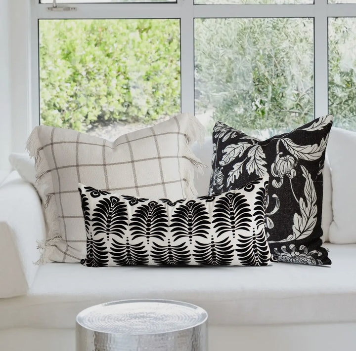 Serena Damask Lumbar pillow: Black and white