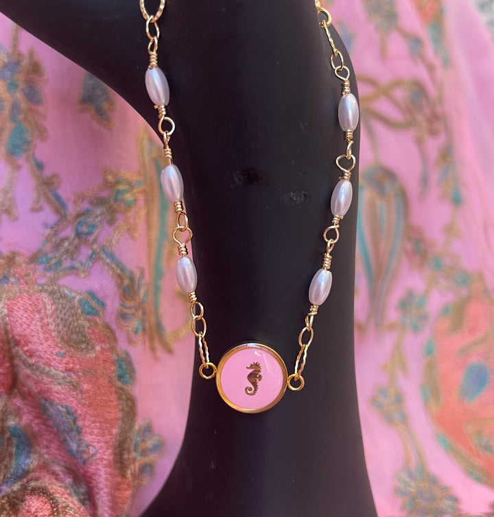 Seahorse, simulated pearl-18K gold plated Bracelet-Pink