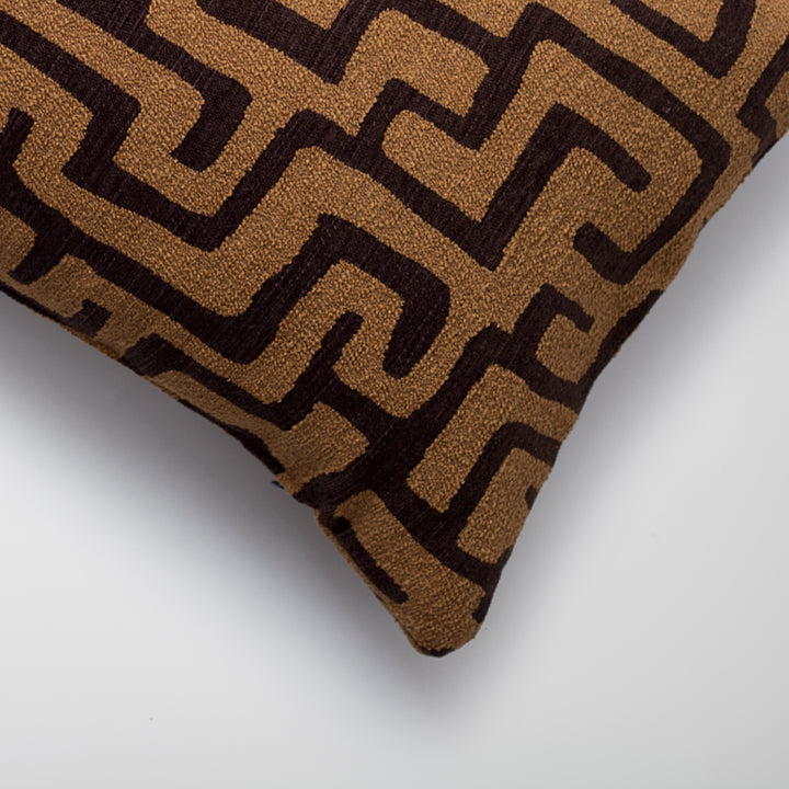 Edge Lumbar- Black and Camel