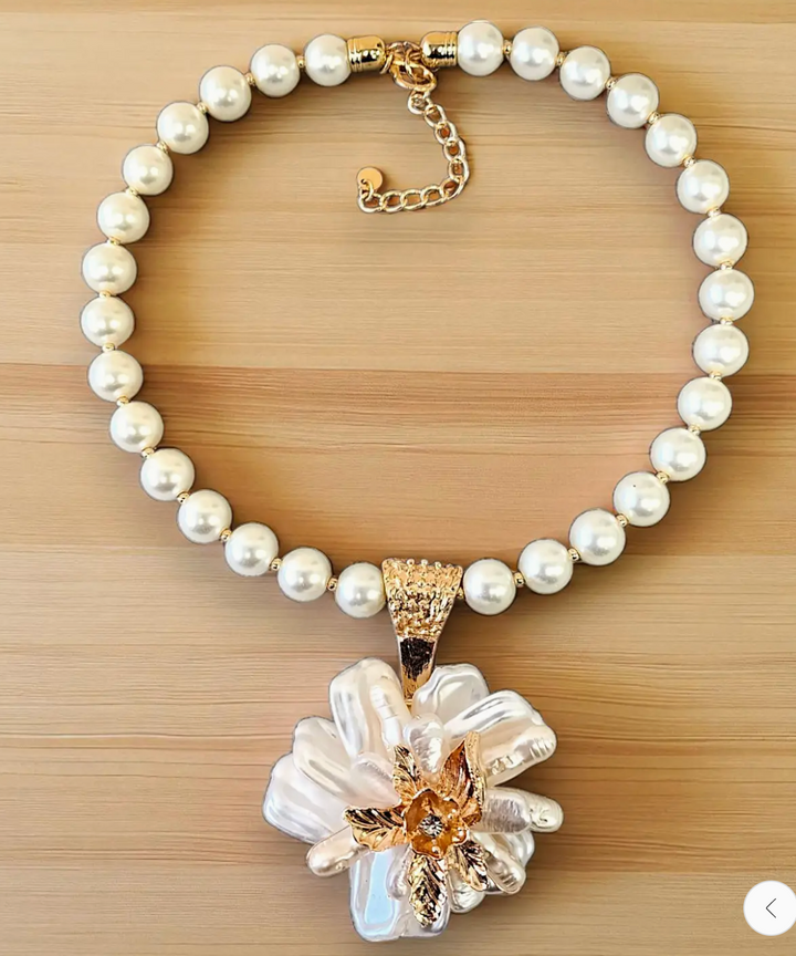 Chunky Pearl Flower Necklace