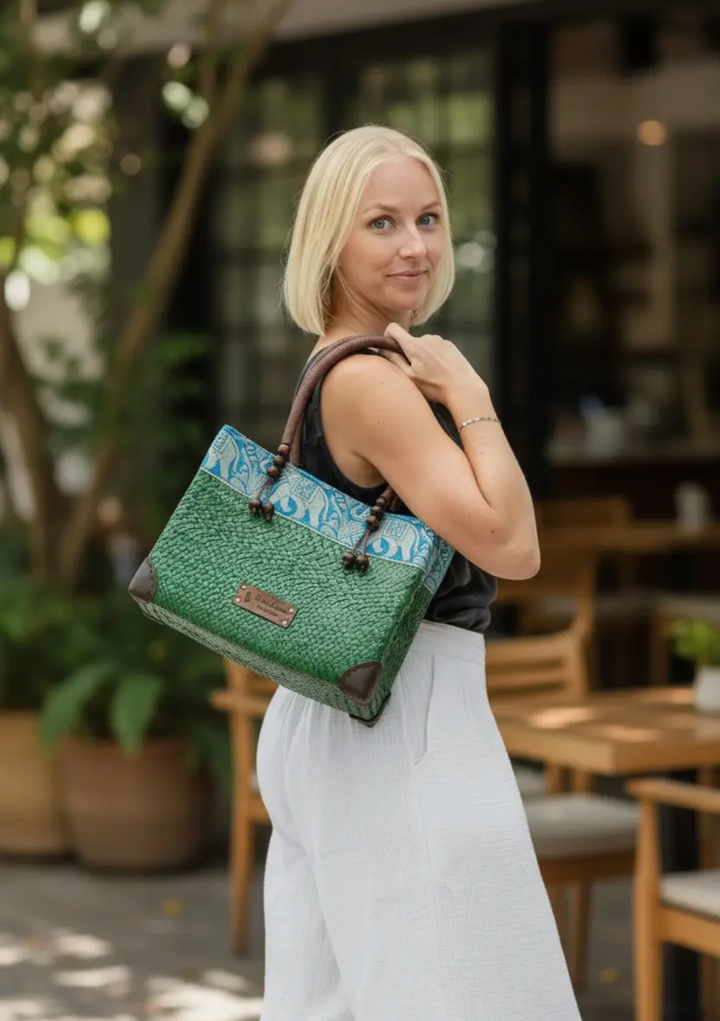 Hand Woven Straw Tote Bag/Purse-Grape