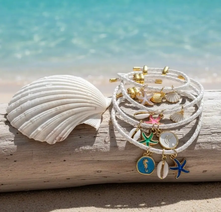 Charm Bracelet with White Leather-White and Gold