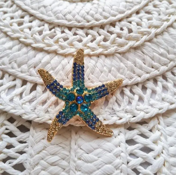 Clutch Straw Bag Handcrafted in Italy with Removable Starfish Brooch-White
